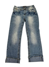 Angels Y2K Capri Jeans Size 6 26x22.5 Light Wash Embroidered Flap‎ Pocket Denim Photo 0