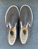 Sneaker Photo 0