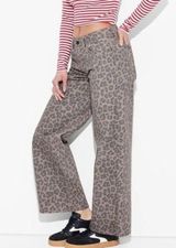 NWT Wild Fable Mid Rise Wide Leg Baggy Jeans Beige Leopard Women's Size Medium Photo 0