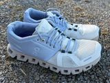 On Running Cloud 5 Shoes Lavender Purple and White Photo 0