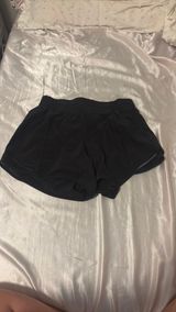 Lululemon Black Size 6 4inch Hotty Hots Photo 0