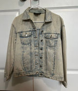 jean jacket Photo 0