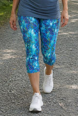 LuLaRoe Jade Peacock Feather Capri Leggings XS Blue Athletic Yoga Pants‎ NWT Photo 0