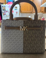 Michael Kors Purse Photo 0