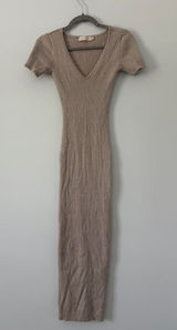 Meshki La Nia Tan Ribbed V Neck Short Sleeve Side Slit Fitted Midi Dress S Photo 0