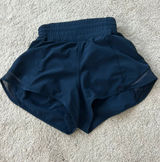 Lululemon Hotty Hot 2.5" Photo 0