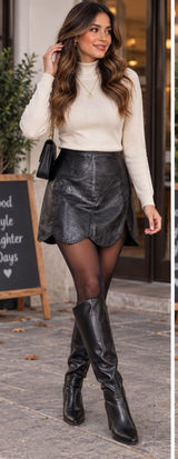 Scallop Hem High-Waist Faux Leather Mini Skirt - Black Photo 0