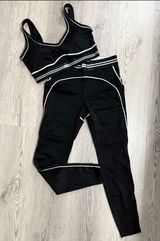 Alo Yoga Airbrush Hearthrob Leggings and Sports Bra Set Size Large Photo 0