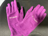 Columbia Sportswear women Thermarator fleece gloves in a bright purple Photo 0