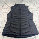 The North Face 550 Down Puffer Vest Small Black Quilted Full Zip Insulated Photo 0