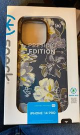 Speck iPhone 14 Pro case Photo 0