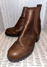 MIA Jody Avya Brown Pebble Grain Chelsea Lug Sole Block‎ Heel Boots 10 Platform Photo 0