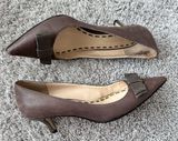 Enzo Angiolini Cute brown kitten heels with bow detail Photo 0