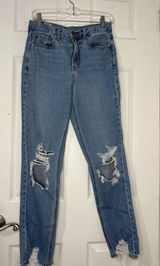 American Eagle Mom High Waisted Distressed Med Light Wash Jeans size 4L Photo 0