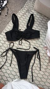 Black swim suit Photo 0