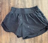Lululemon Hotty Hot 4" Photo 0