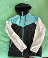 Rain Jacket Wind Breaker Photo 0