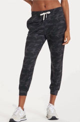 Vuori Women's Performance High Waist Rise Joggers Camo Medium Photo 0