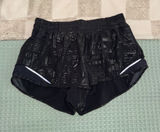 Lululemon Hotty Hot‎ Short II *2.5" Manifesto size 6 Photo 0