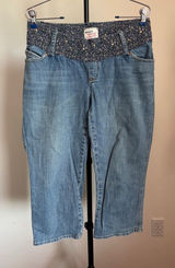 Old Navy Light Blue Cropped Jeans with Floral Stretch Waistband Photo 0