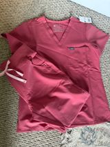 FIGS Scrubs Set Photo 0