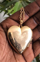 Vintage Y2K Etched Heart Photo Locket Gold Tone Chain Victorian #Edwardian #Romantic #Feminine #90s #2000s Spring Ring Clasp Measurement in pics Photo 0