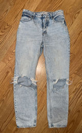 Abercrombie & Fitch the dad high rise Light Acid Wash Distressed Knee Jeans Photo 0
