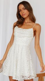 White Dress Photo 0
