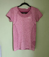 Nike Seamless Short Sleeve Top Size S Heather Maroon Pink Photo 0