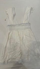 White Dress Photo 0