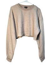 PrettyLittleThing Women's Size Medium Cropped Crewneck Sweatshirt Beige Fleece Photo 0