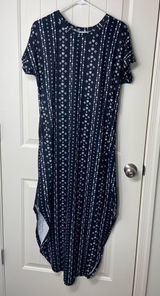 NWOT‎ Women’s black white arrow patterned soft tshirt maxi stretch dress medium Photo 0