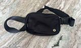 Lululemon Everywhere Belt Bag 1L Photo 0