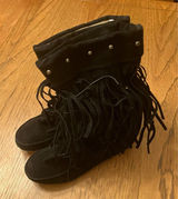 Women’s Black Suede Ankle Bootie Fringe Moccasin Flat Round Toe 9.5 Photo 0