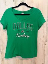 Hanes Womens Medium Dallas Stars NHL Hockey Green V-Neck Tee Short Sleeve Photo 0
