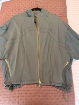 Lululemon jacket Photo 0
