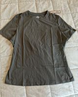 Fits Everybody Short Sleeve T Shirt Photo 0