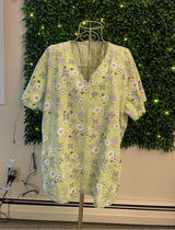 🛒SB Scrubs Light Green Floral Print Scrub Top Photo 0