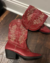 Red cowgirl boots Size 9 Photo 0