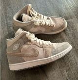 Air Jordan 1 mid SE ‘particle grey’  Photo 0