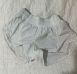 Hotty Hot Lululemon 2.5" white Photo 0