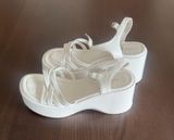 White sandals Size 8.5 Photo 0