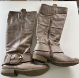 Beige taupe knee high boots Women’s size 6 zips up large buckle damaged Photo 0