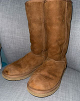 Women’s Ugg Classic II boots tall chestnut brown size 9 Photo 0