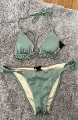 Bikini Photo 0