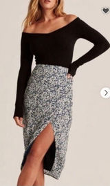Abercrombie & Fitch Women's Size XS Midi Skirt Slit Front Black White Blue Ditsy Photo 0