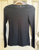 Beyond Yoga‎ Charcoal Heather Grey Long Sleeve Crew Neck Active Top USA Size XS Photo 0