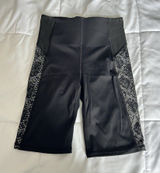 Athleta Shorts Womens XS‎ Black Stay Fly 9" Compression Reflective Athletic Run Photo 0