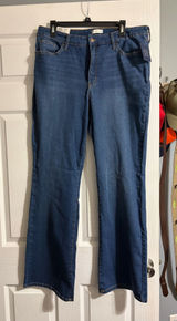 Women’s High Rise Jeans Photo 0