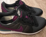 Nike Internationalist Women's FashNike Internationalist Women's Fashion Sneakers Photo 0
